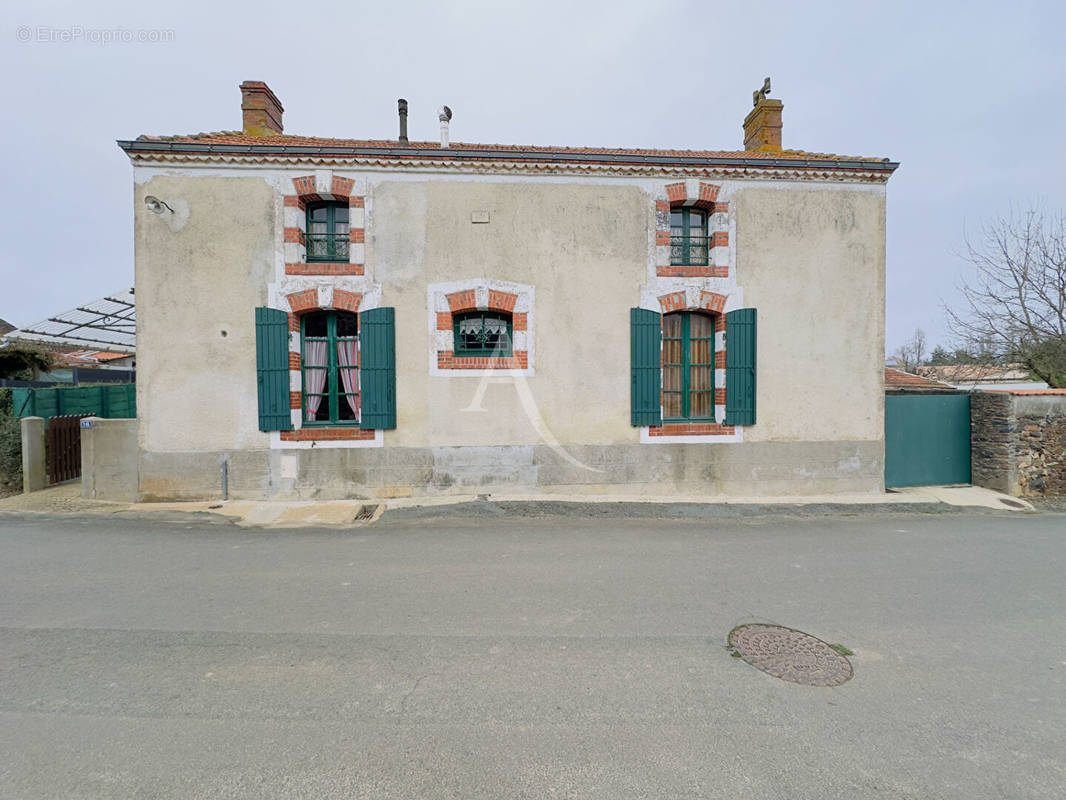 Maison à CHATEAU-GUIBERT