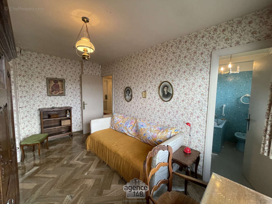 Appartement à MARSEILLE-1E