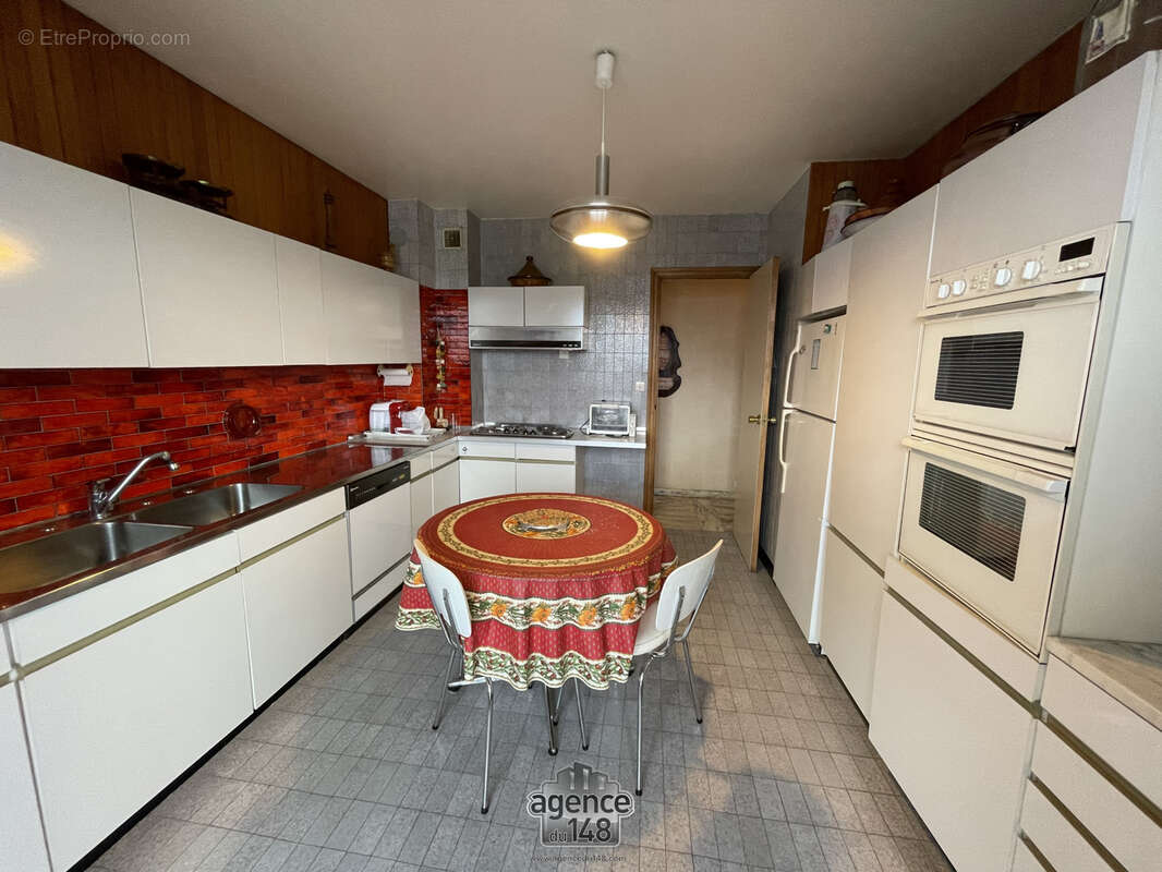 Appartement à MARSEILLE-1E