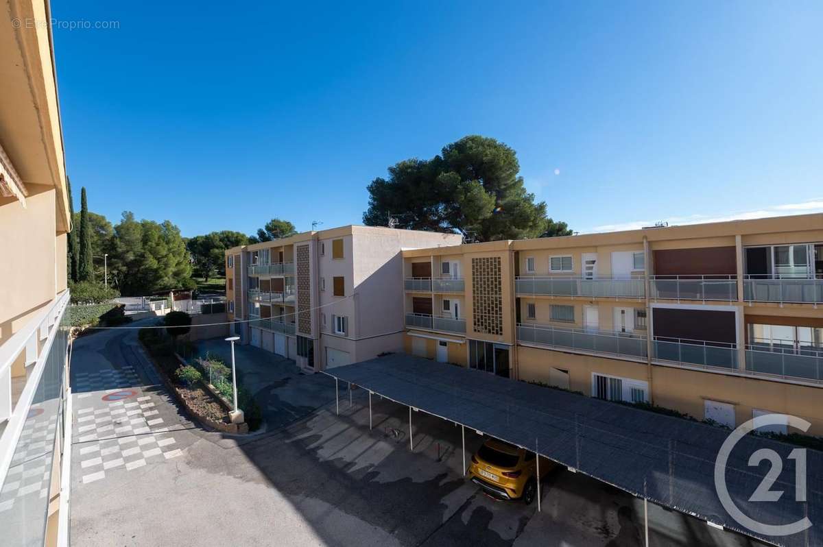 Appartement à BORMES-LES-MIMOSAS