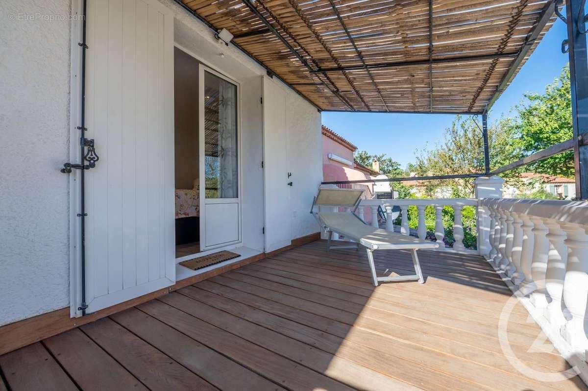 Appartement à GRIMAUD