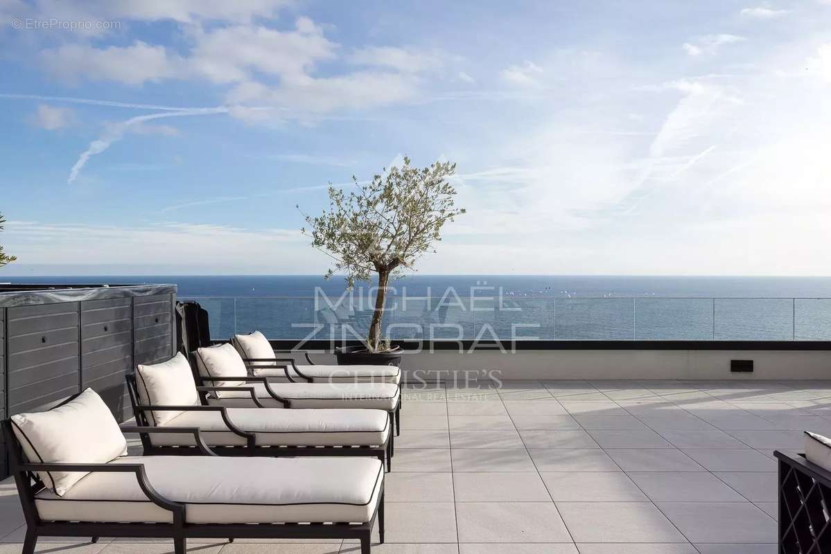 Appartement à ROQUEBRUNE-CAP-MARTIN