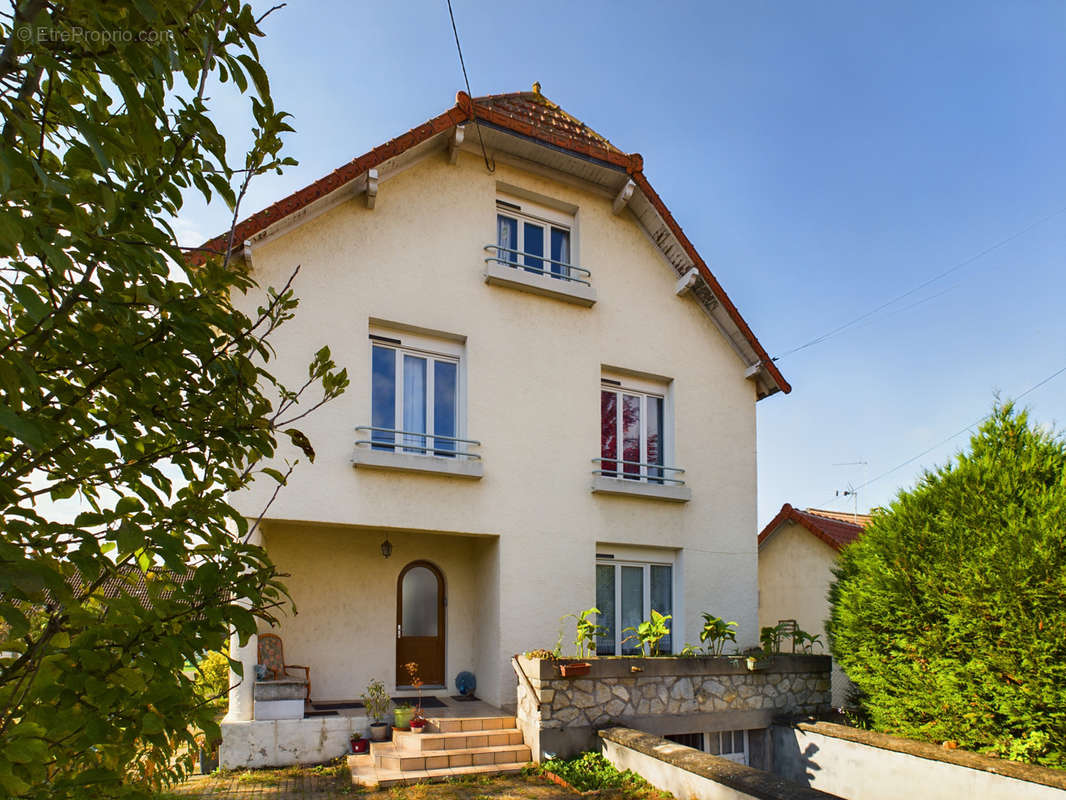 Maison à COSNE-COURS-SUR-LOIRE