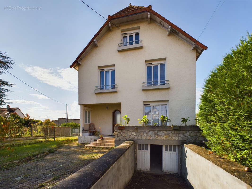 Maison à COSNE-COURS-SUR-LOIRE