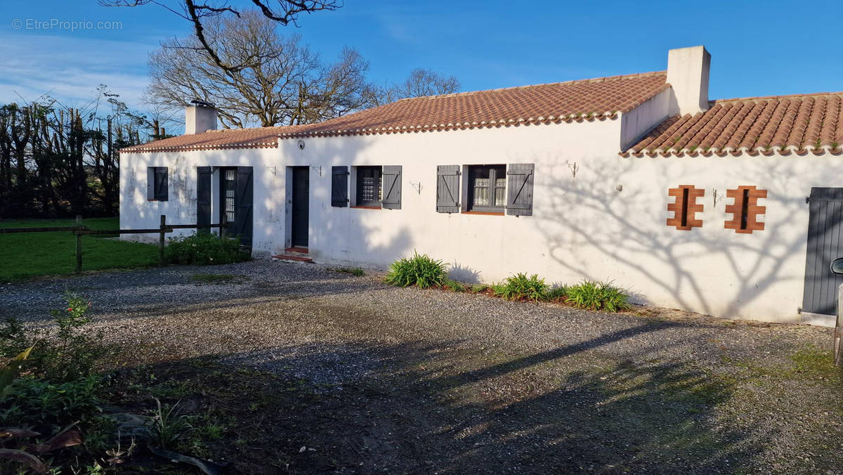 Maison à CHATEAUNEUF