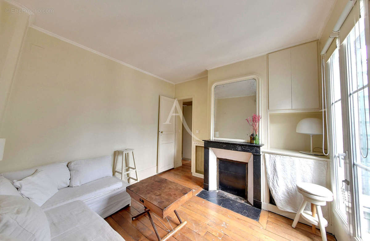 Appartement à PARIS-10E