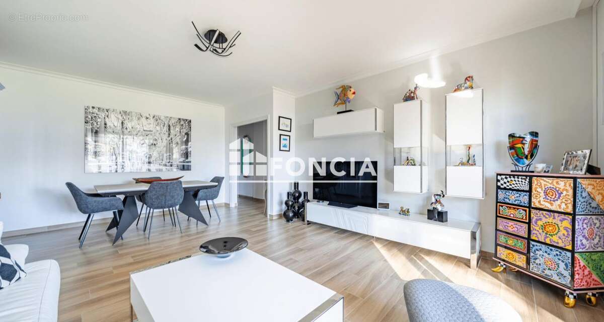 Appartement à VILLENEUVE-LOUBET