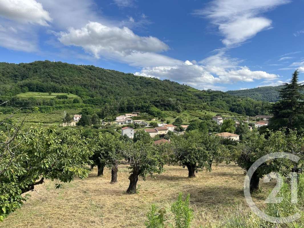 Terrain à SAINT-DESIRAT