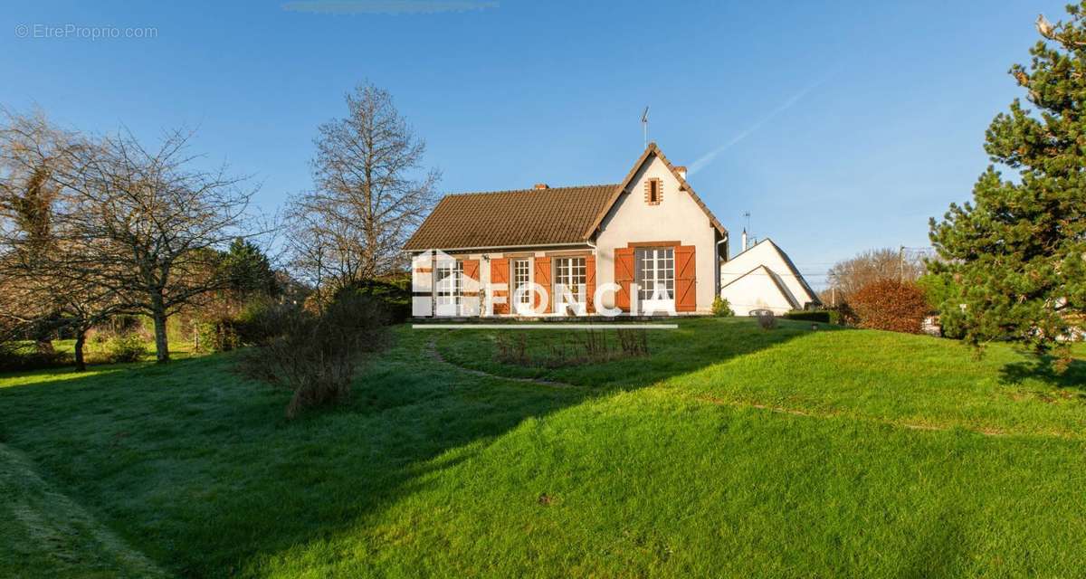 Maison à COURMEMIN