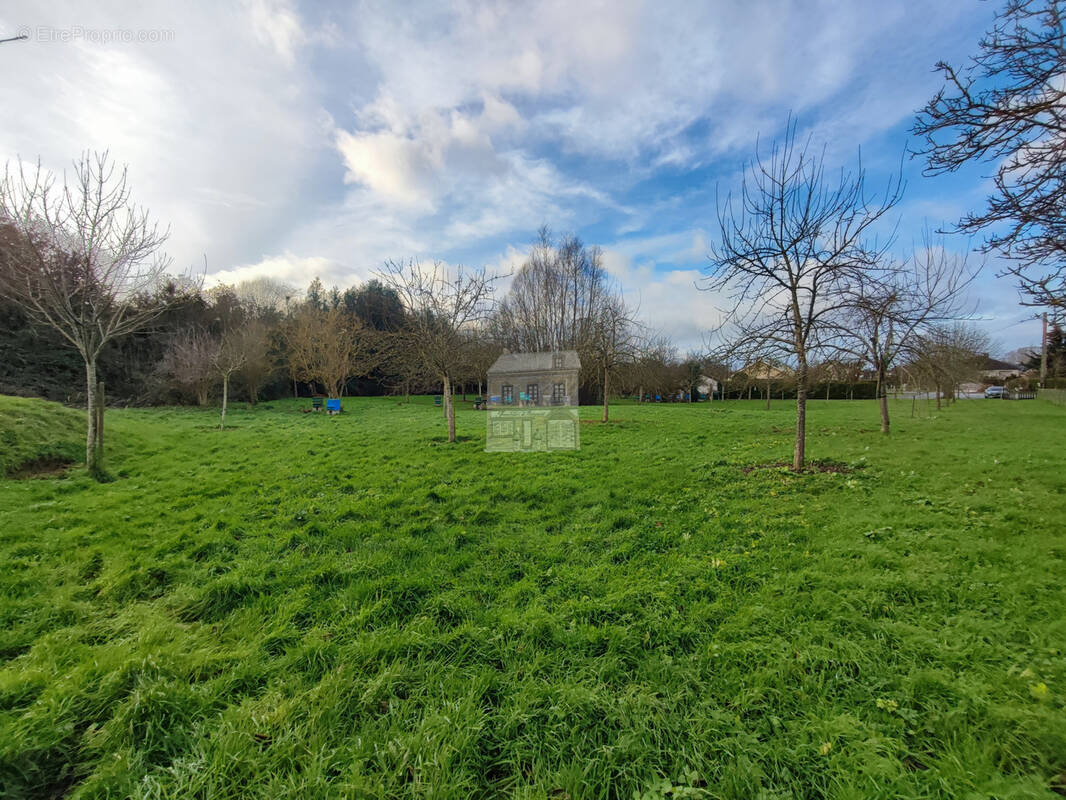 Terrain à BEAUMONT-LE-ROGER