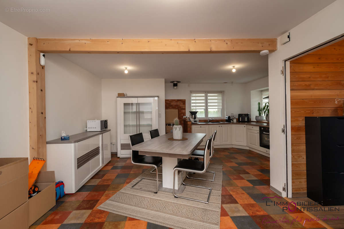 Appartement à DOUBS