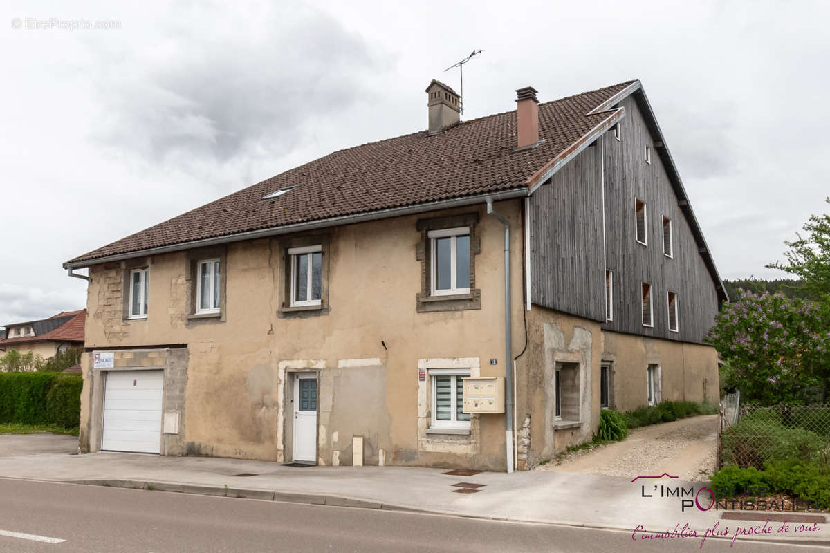 Appartement à DOUBS