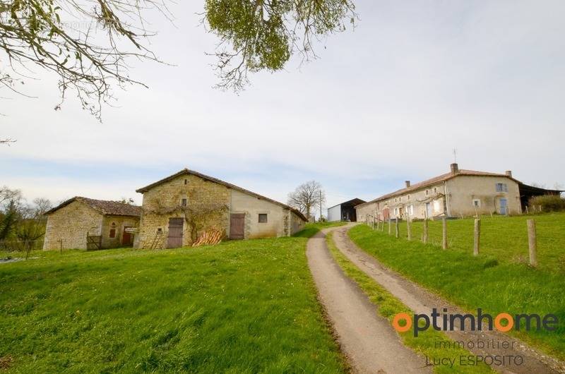 Maison à CHAMPAGNE-MOUTON