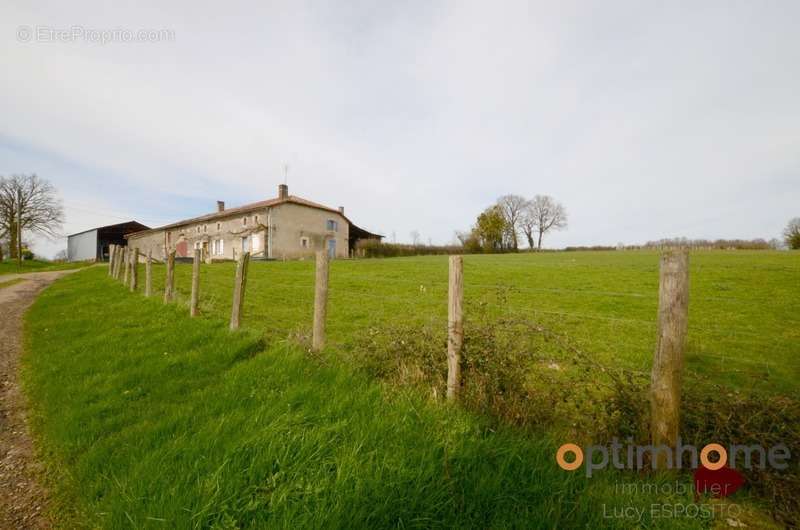 Maison à CHAMPAGNE-MOUTON