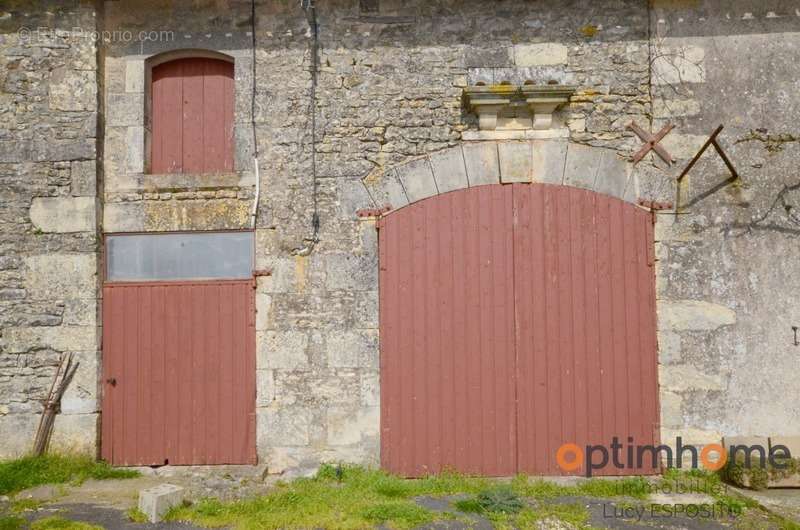 Maison à CHAMPAGNE-MOUTON