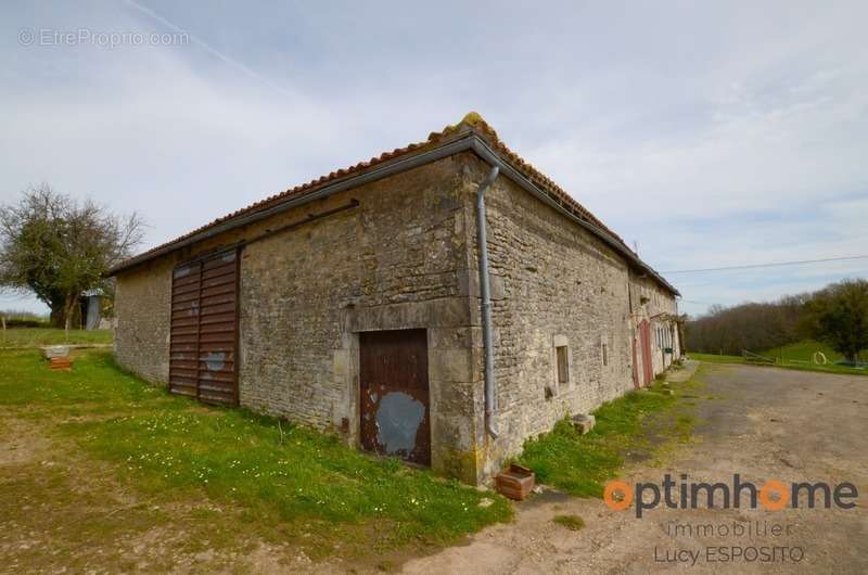 Maison à CHAMPAGNE-MOUTON