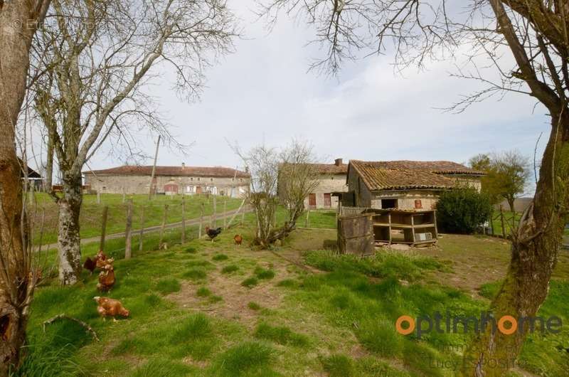 Maison à CHAMPAGNE-MOUTON