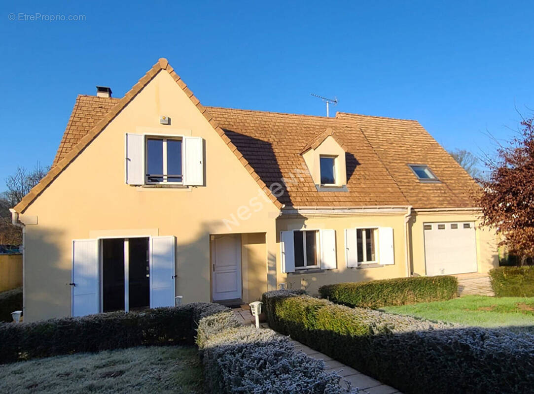 Maison à BELLOY-EN-FRANCE