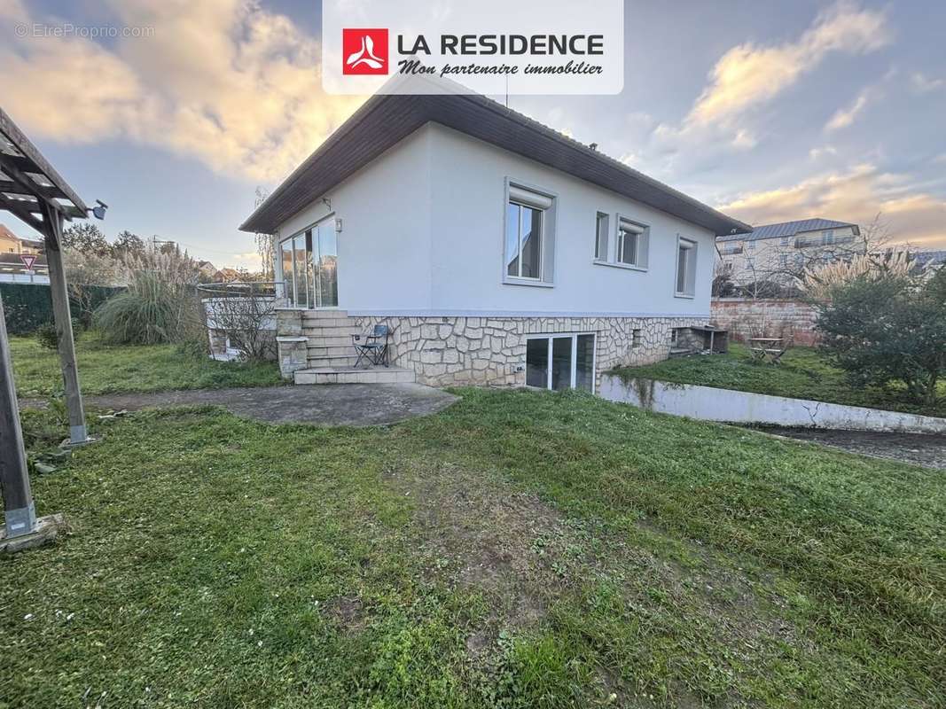 Maison à BONNIERES-SUR-SEINE