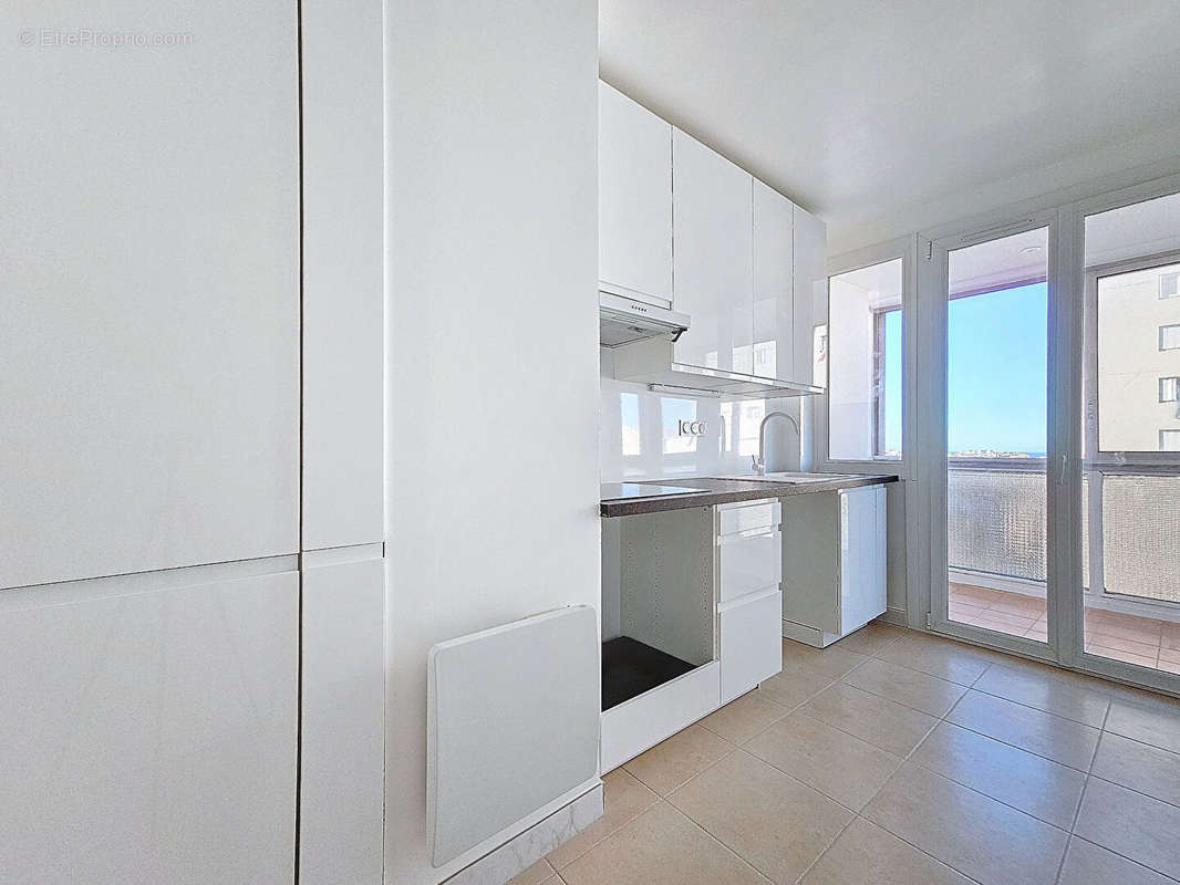 Appartement à MARSEILLE-4E