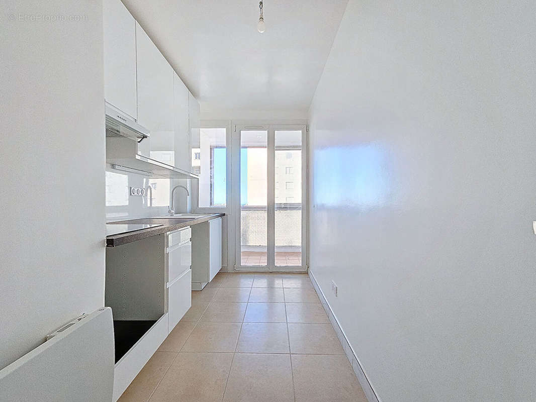 Appartement à MARSEILLE-4E