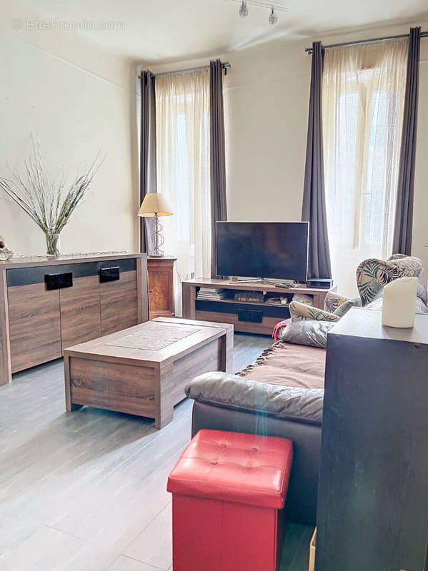 Appartement à MARSEILLE-1E