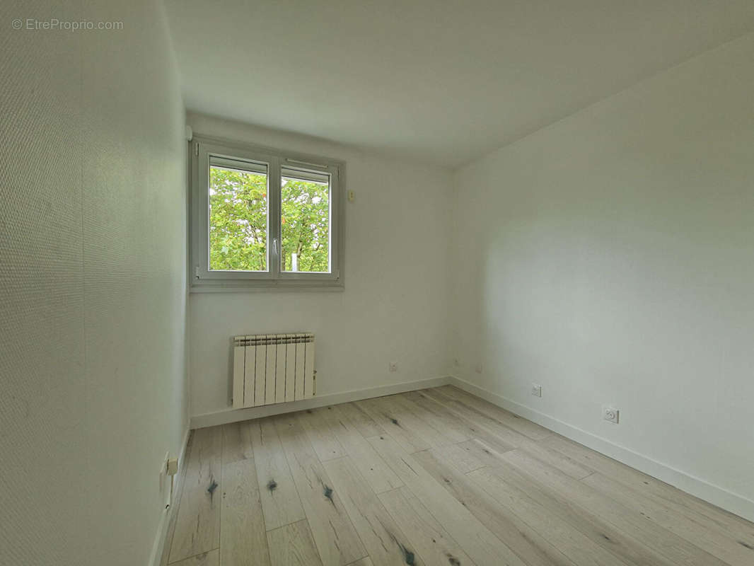 Appartement à MONTIGNY-LE-BRETONNEUX