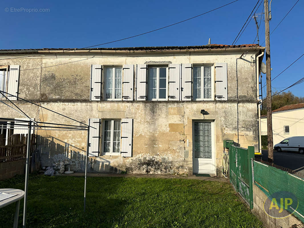 Maison à PONS