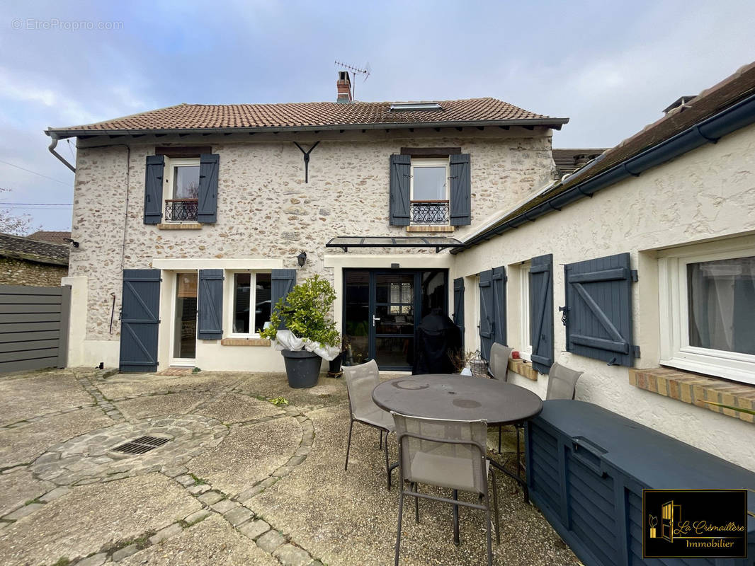 Maison à DOURDAN