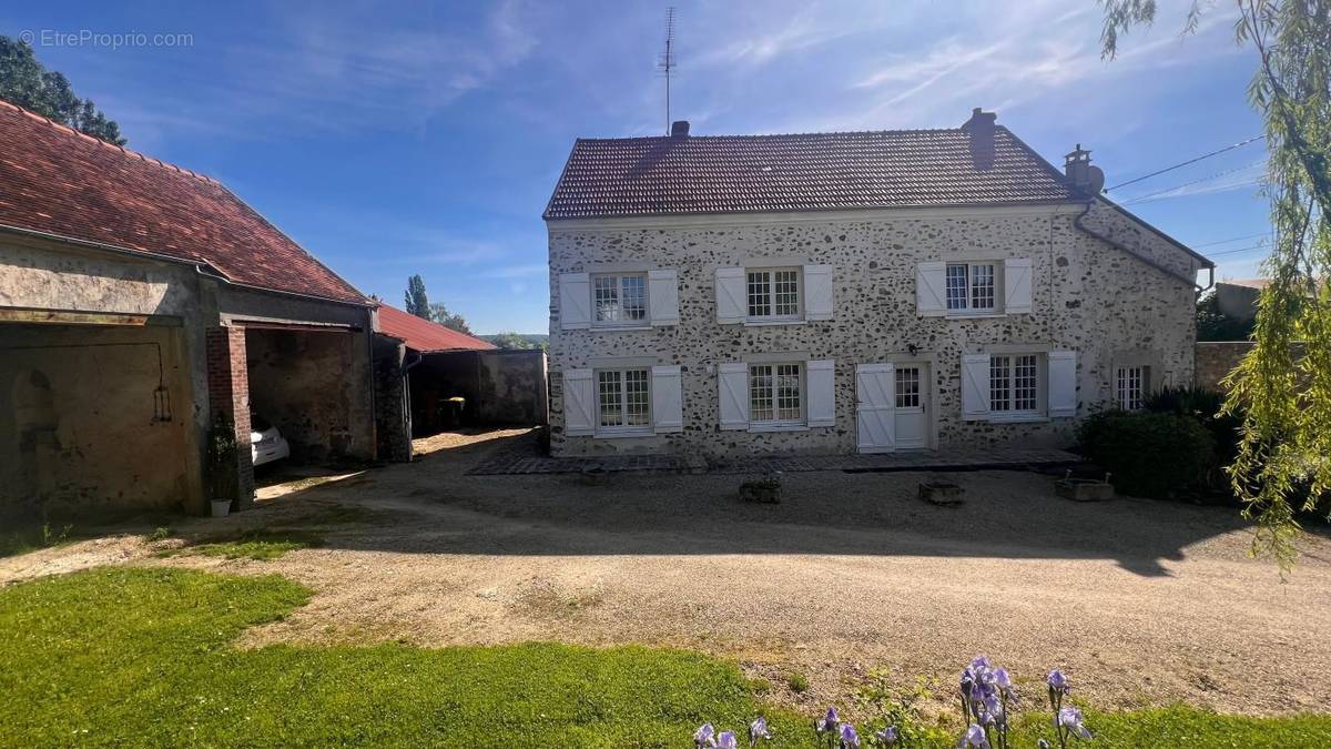 Maison à LIZY-SUR-OURCQ