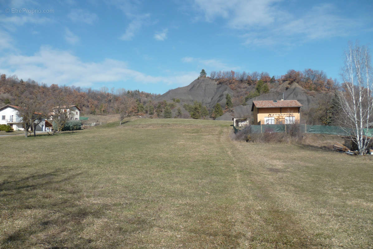 Terrain à SIGOYER