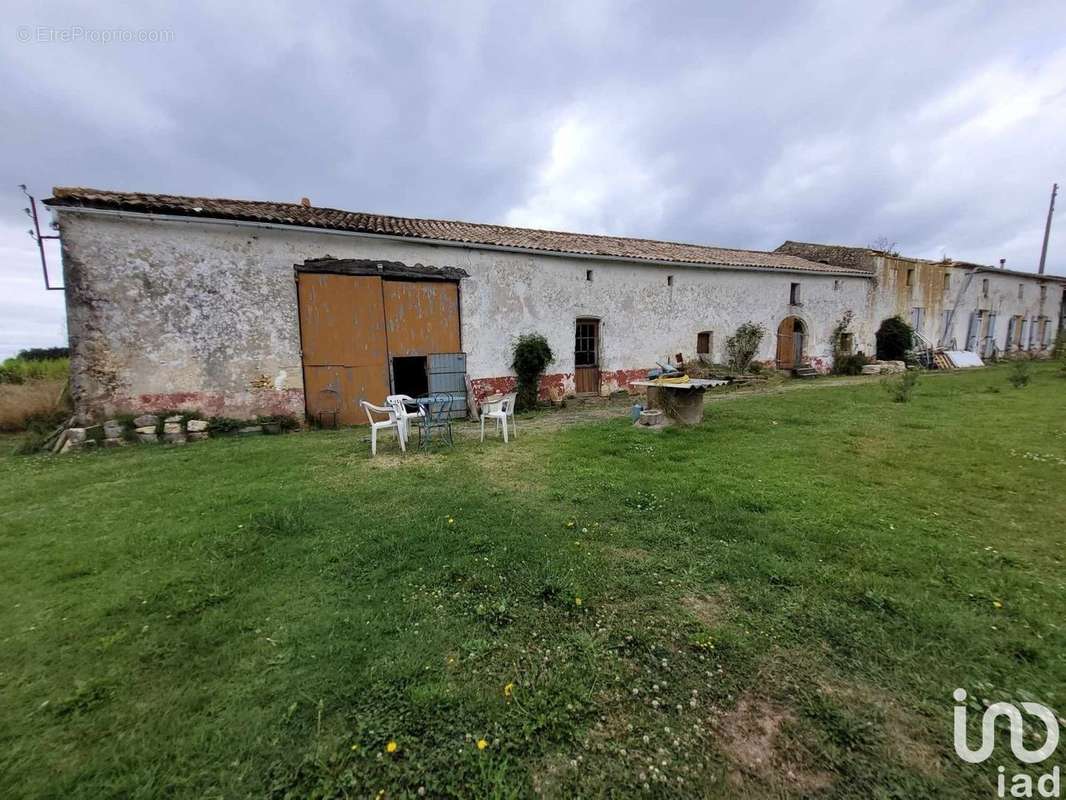 Photo 3 - Maison à SAINT-BONNET-SUR-GIRONDE