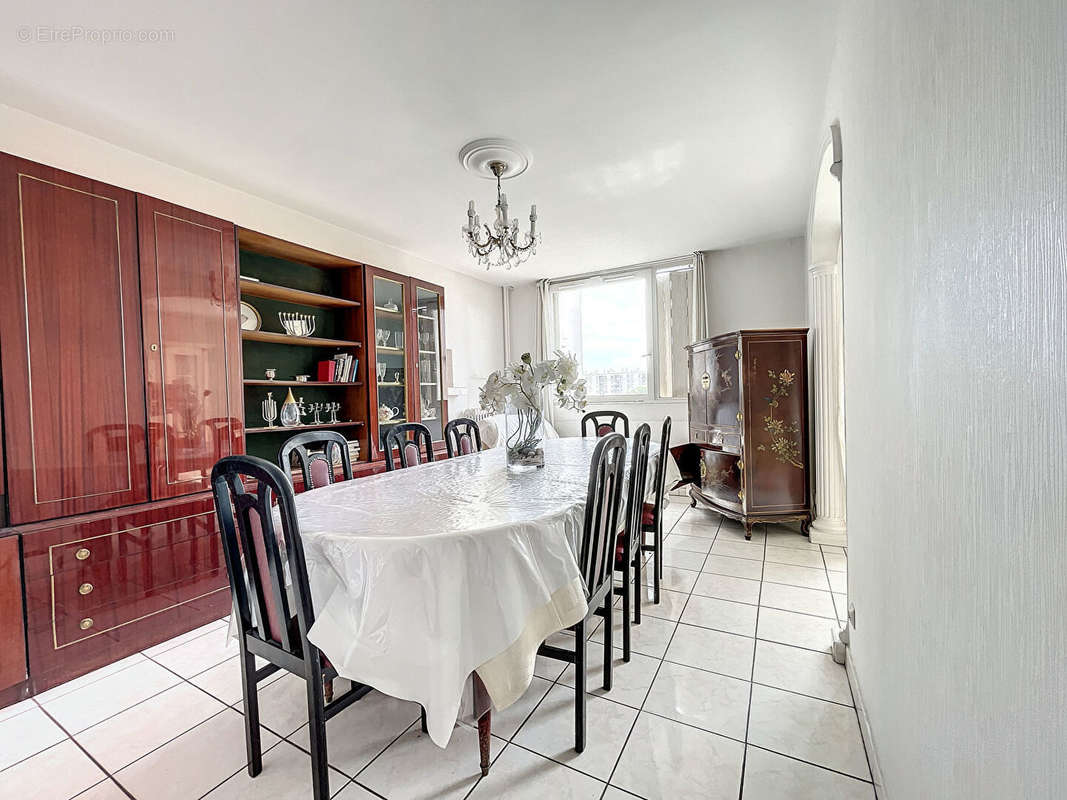 Appartement à LYON-8E