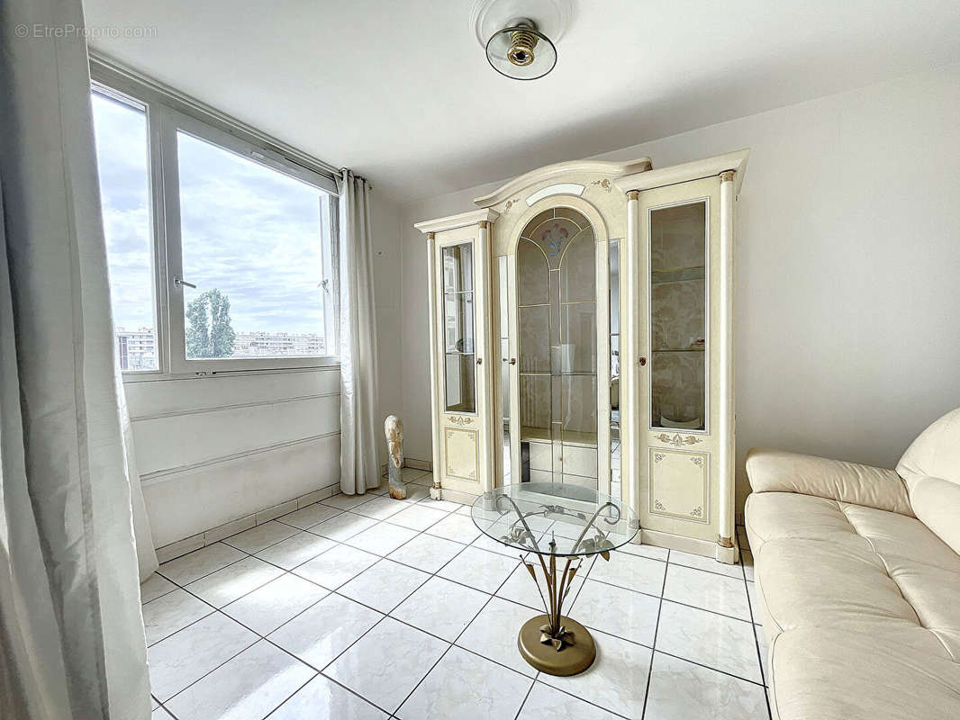 Appartement à LYON-8E