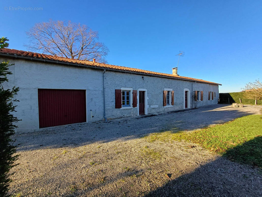 Maison à CHASSENEUIL-SUR-BONNIEURE