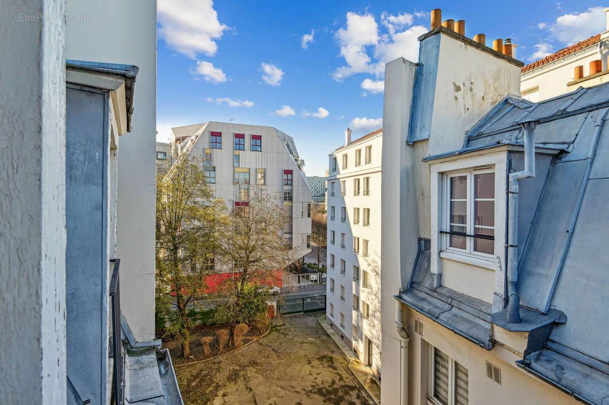 Appartement à PARIS-17E