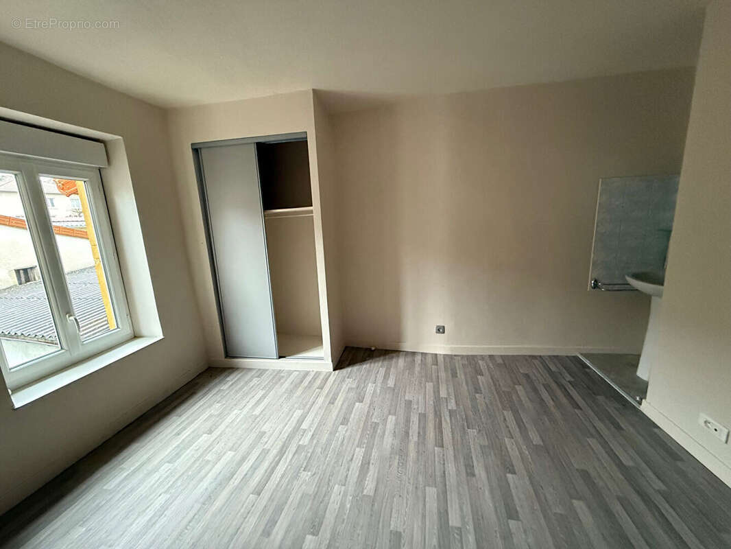 Appartement à RENAISON