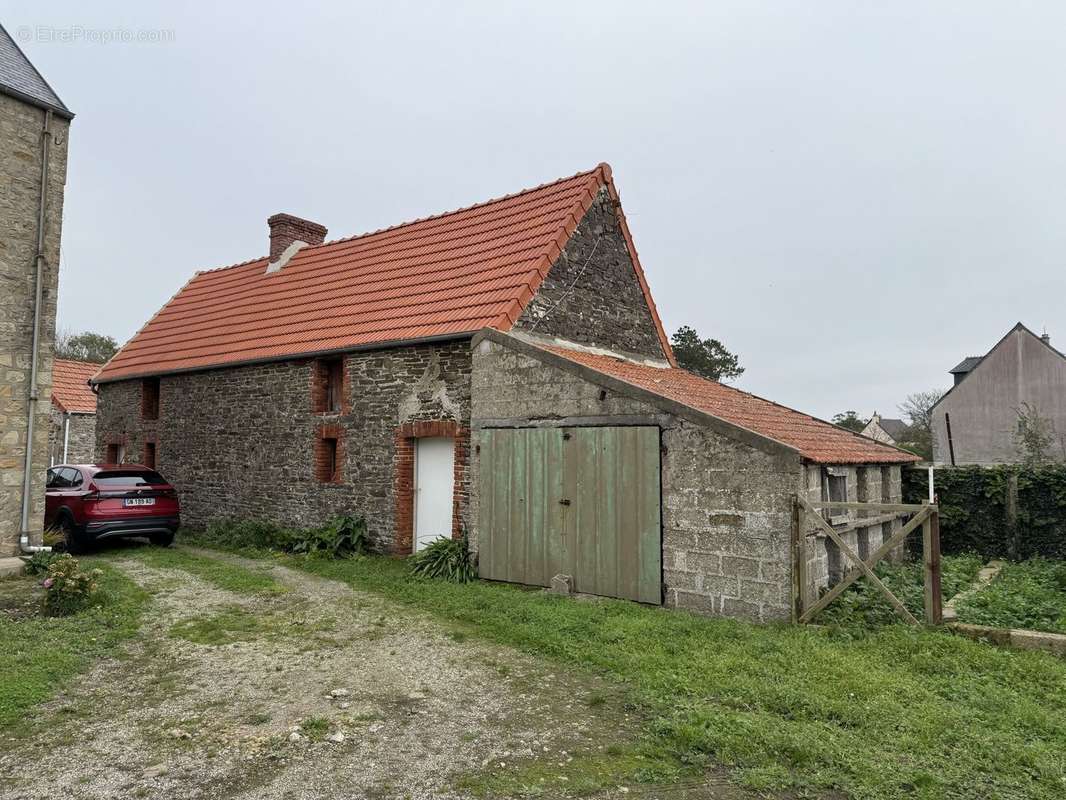 Maison à LES MOITIERS-D&#039;ALLONNE