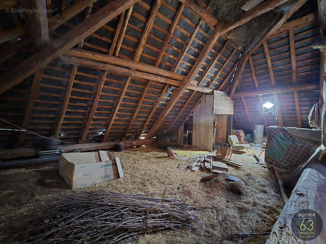 Maison à BELLECOMBE-EN-BAUGES