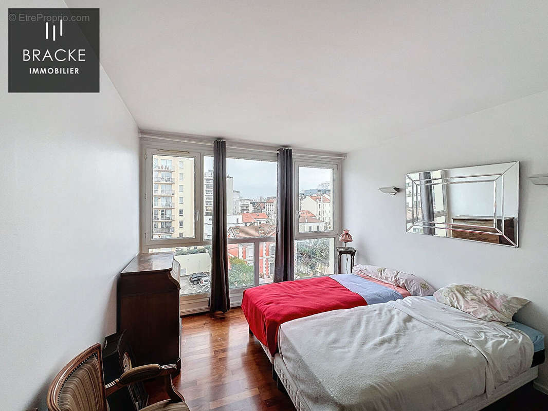 Appartement à COURBEVOIE