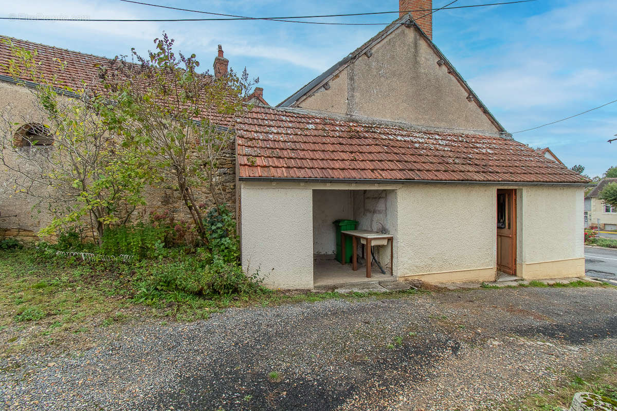 Maison à SAINT-GEORGES-SUR-LA-PREE