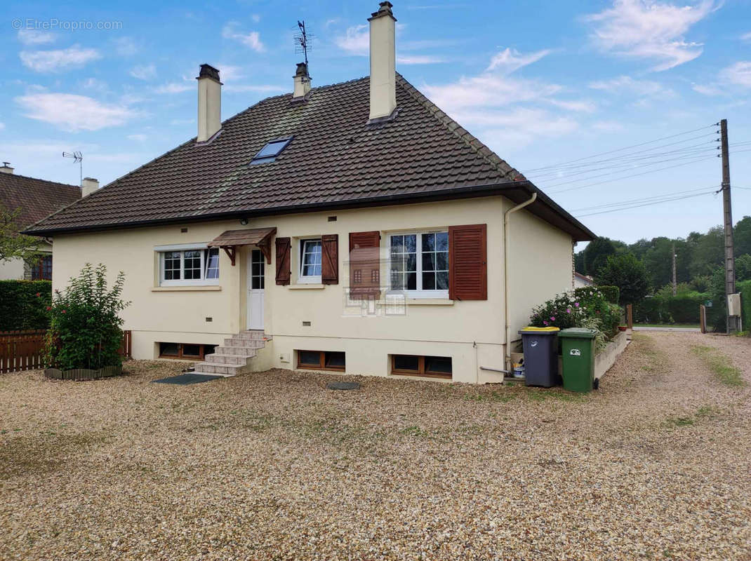 Maison à BEAUMONT-LE-ROGER