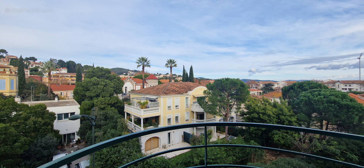 Appartement à HYERES