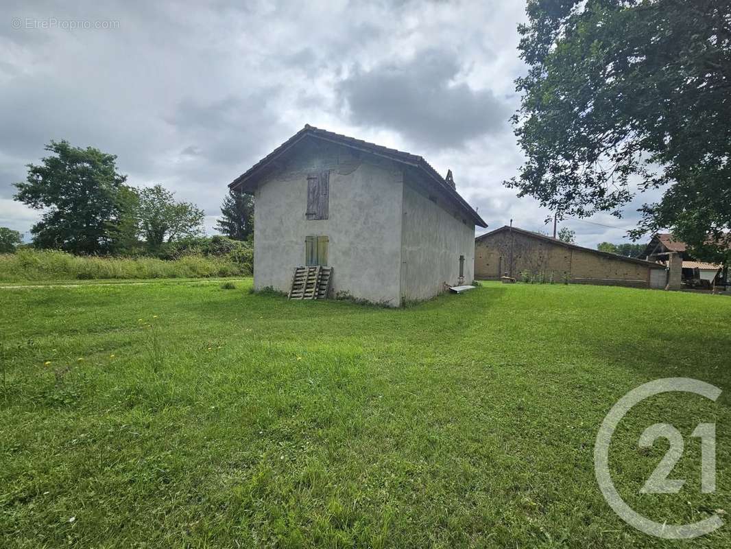 Maison à LAMOTHE-CAPDEVILLE