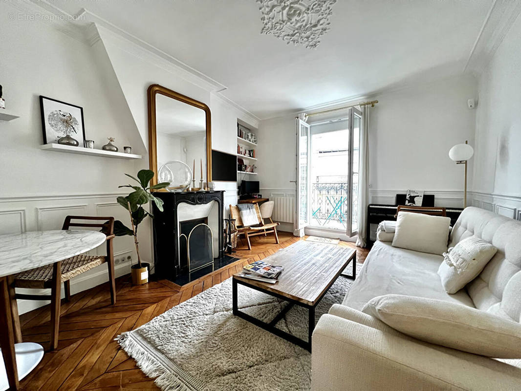 Appartement à PARIS-17E