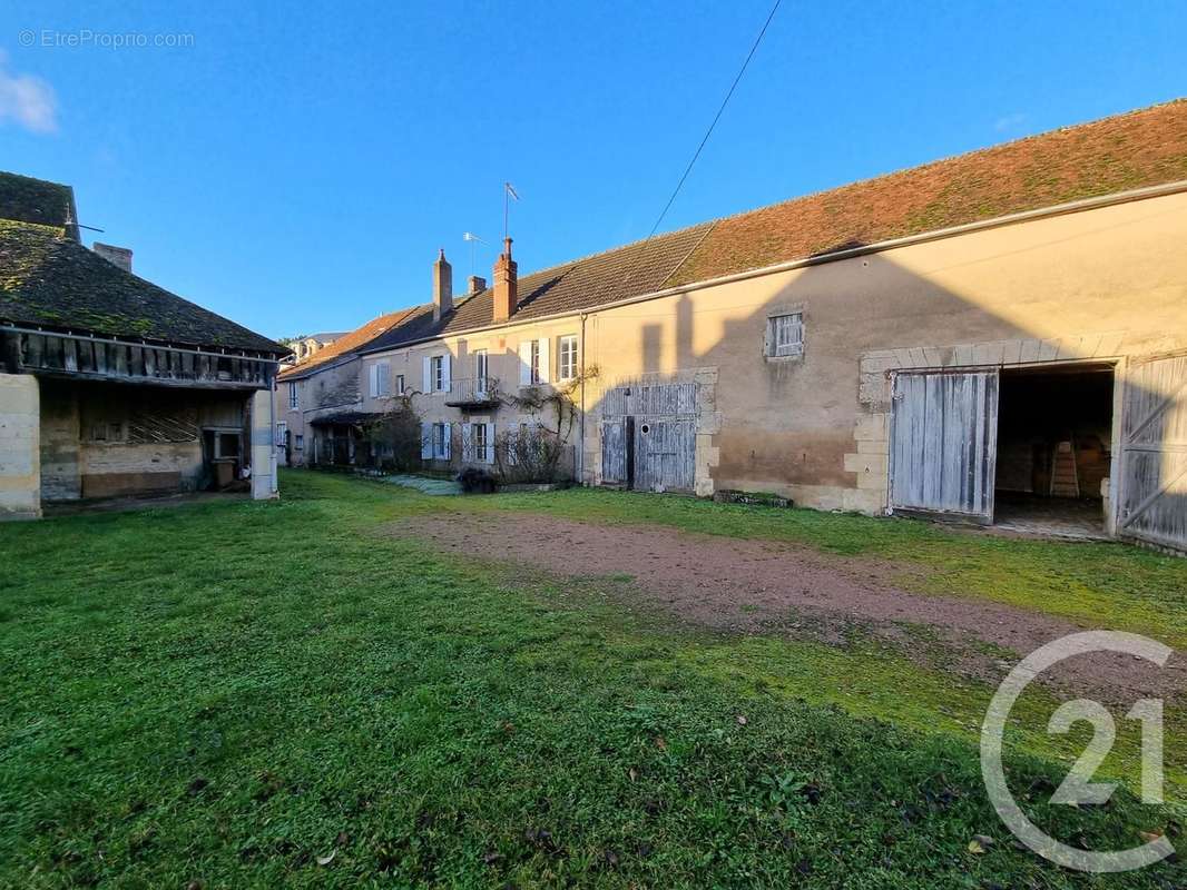 Maison à BRINON-SUR-BEUVRON