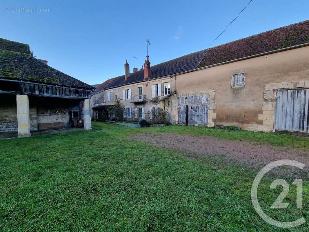 Maison à BRINON-SUR-BEUVRON