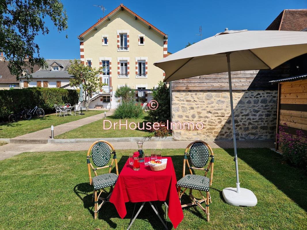 Maison à BOUSSAC