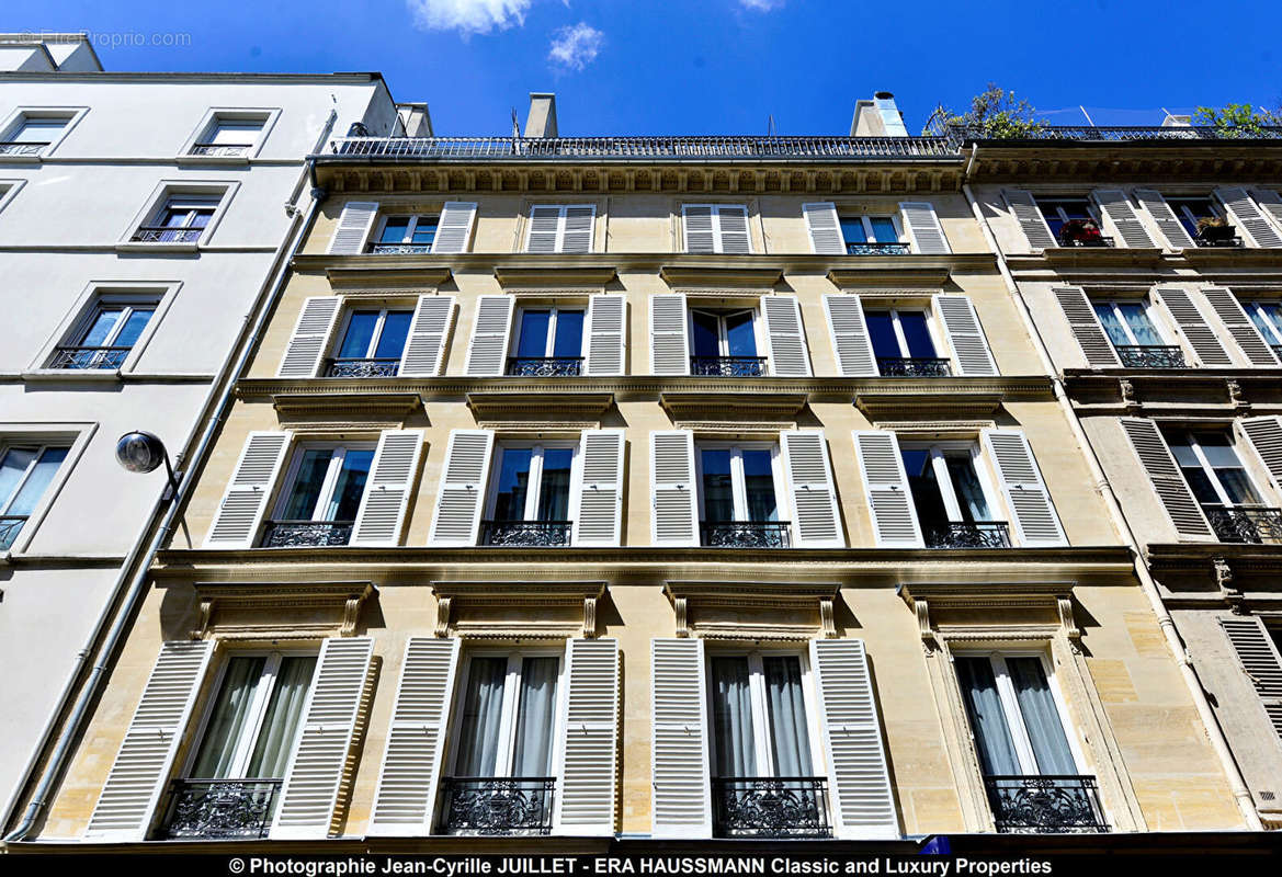 Appartement à PARIS-8E