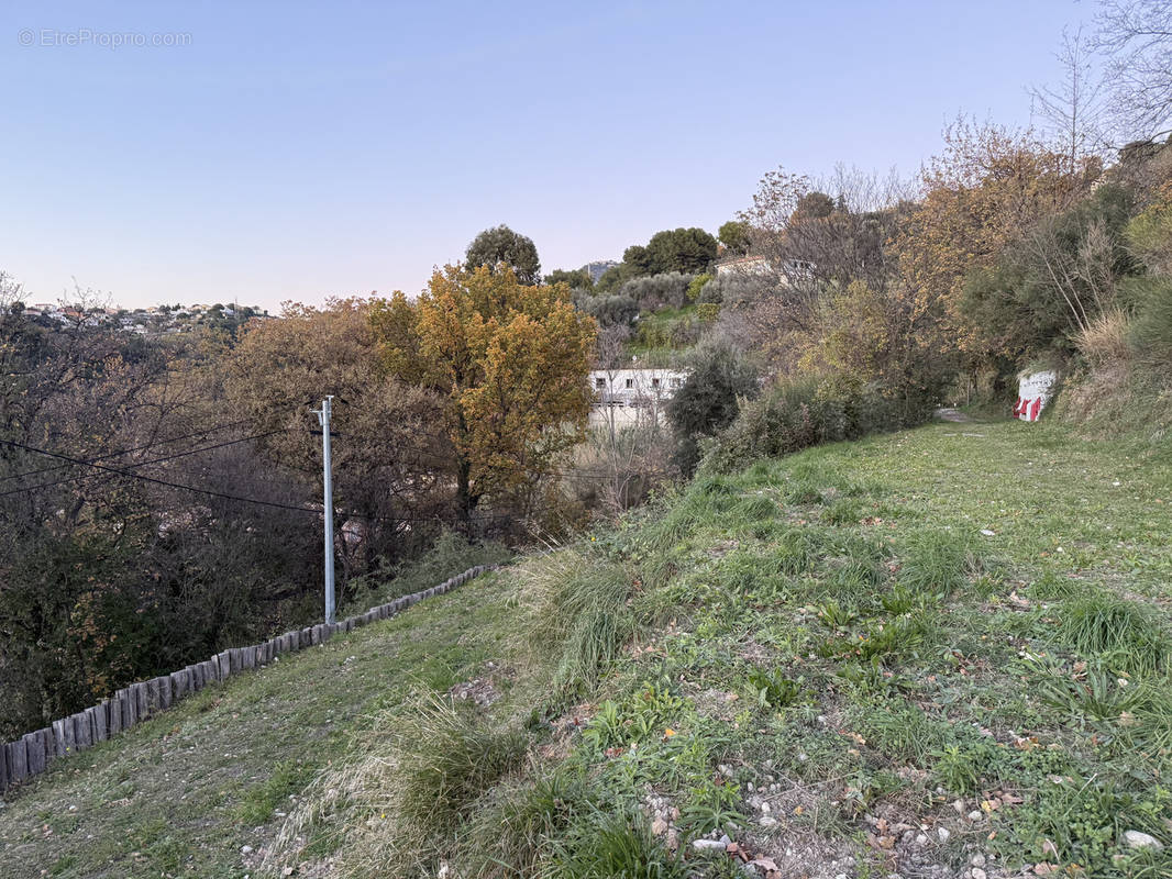 Terrain à NICE